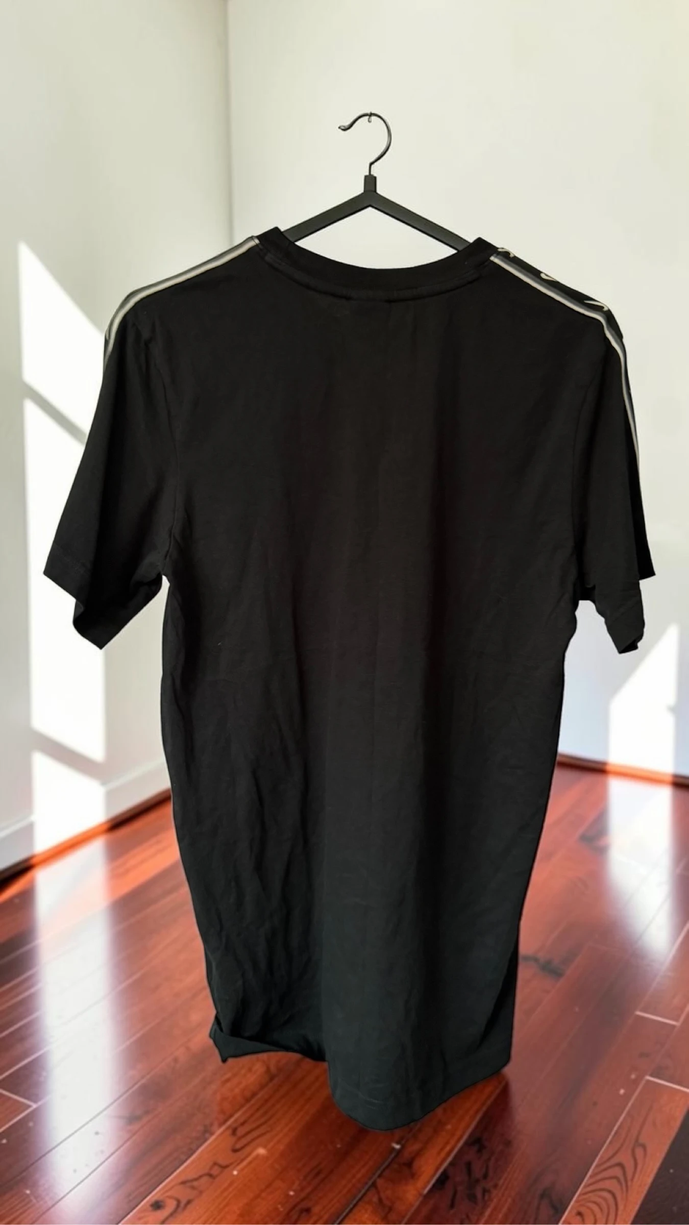 Camiseta Nike preta com logo grande tamanho PP – photo 8
